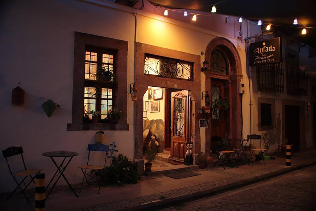 Ayfada Cafe & Pension ไอวาลิค ภายนอก รูปภาพ